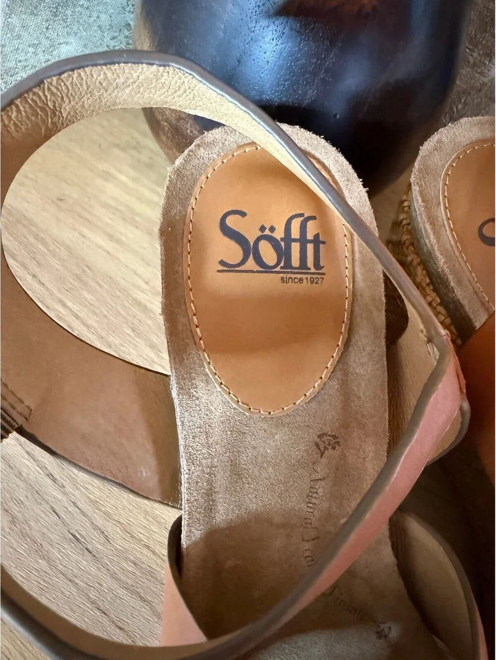 Söfft Women's Cognac Leather Wedge Sandals Size 11M Tan